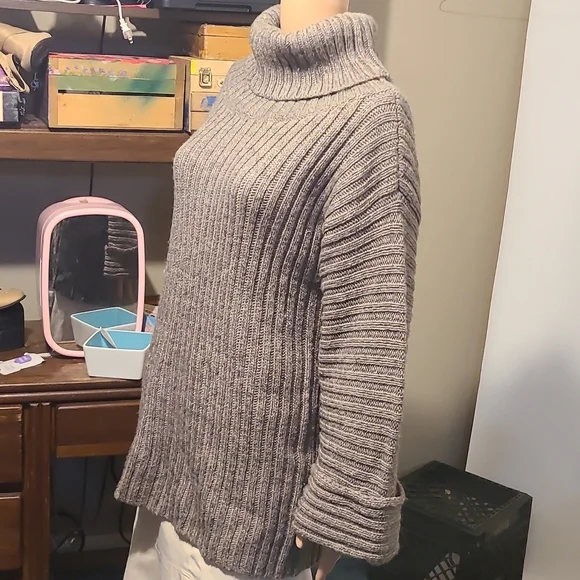 Soft Surroundings Over-sized Grey Knitted Sweater - Picture 4 of 7